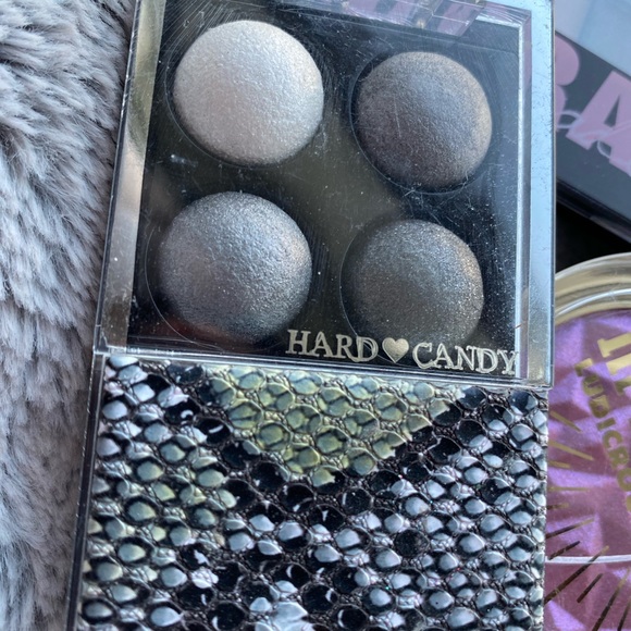 Eyeshadow and Highlighter Bundle - Picture 3 of 4